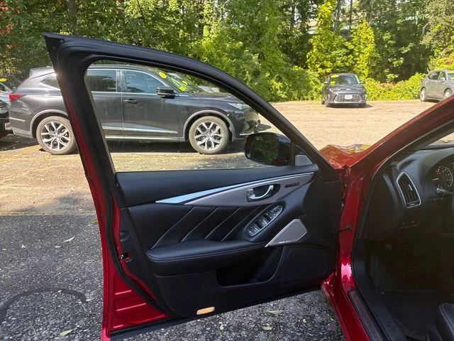 Used 2023 Red INFINITI LUXE image 29