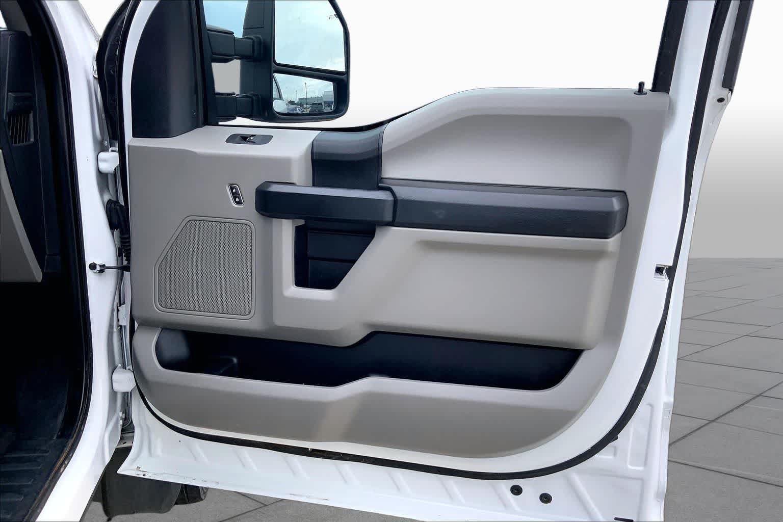 Used 2021 Oxford White Ford XL image 21