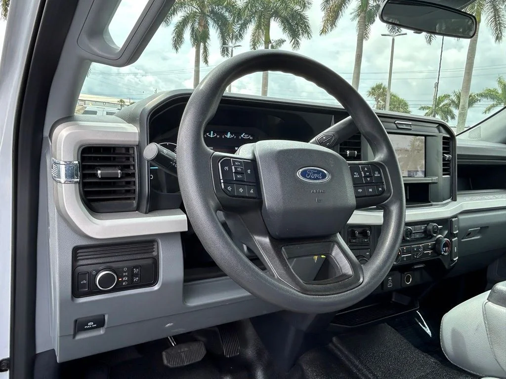 Certified Used 2026 Oxford White Ford XL image 34