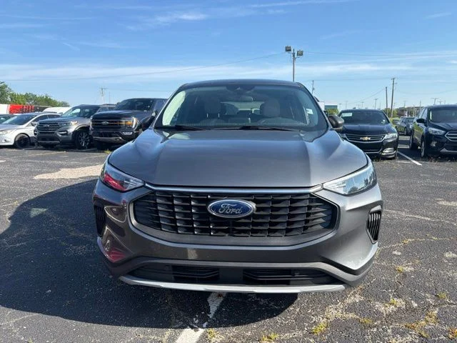Used 2023 Gray Ford Active image 3