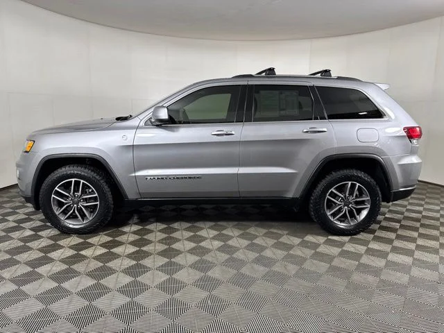 Used 2020 Billet Silver Metallic Jeep Laredo image 7