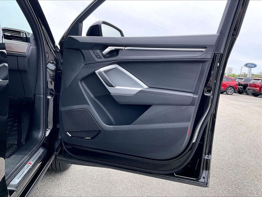 Used 2025 Mythos Black Metallic Audi Premium Plus image 11