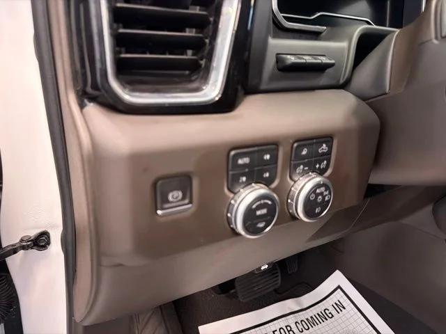 Used 2023 White GMC Denali image 23