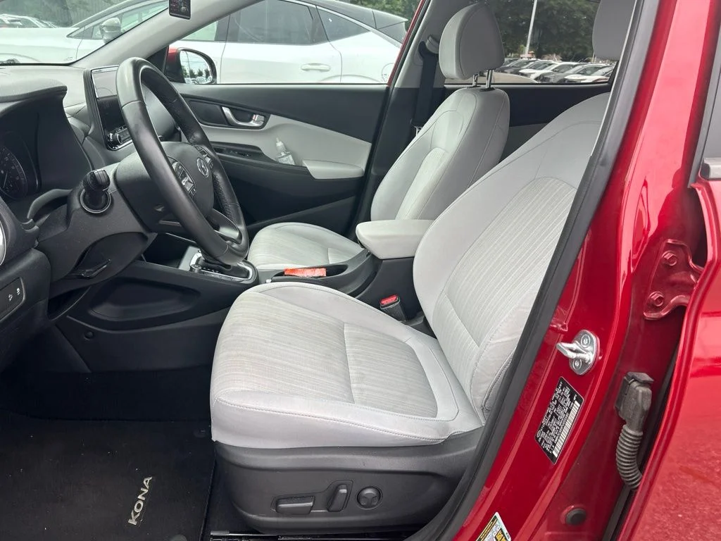 Used 2023 Red Hyundai SEL image 11
