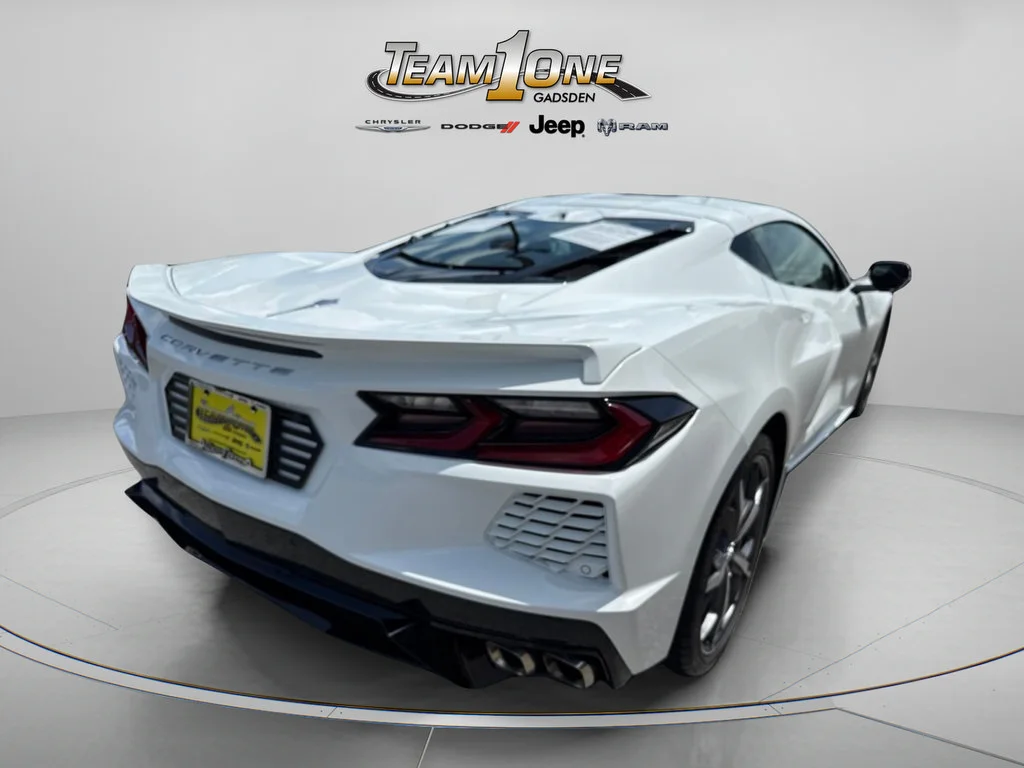 Used 2022 Arctic White Chevrolet 2LT image 6