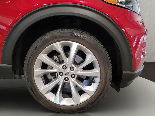 Used 2022 Red Metallic Ford Platinum image 35