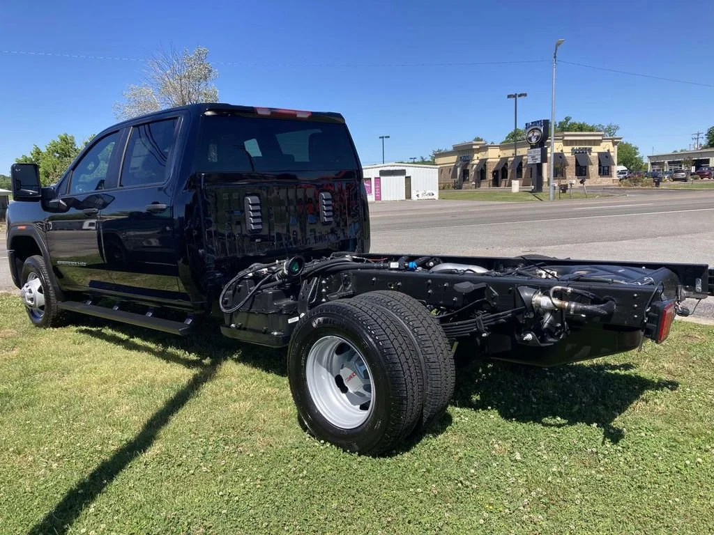 New 2026 Onyx Black GMC Pro image 6