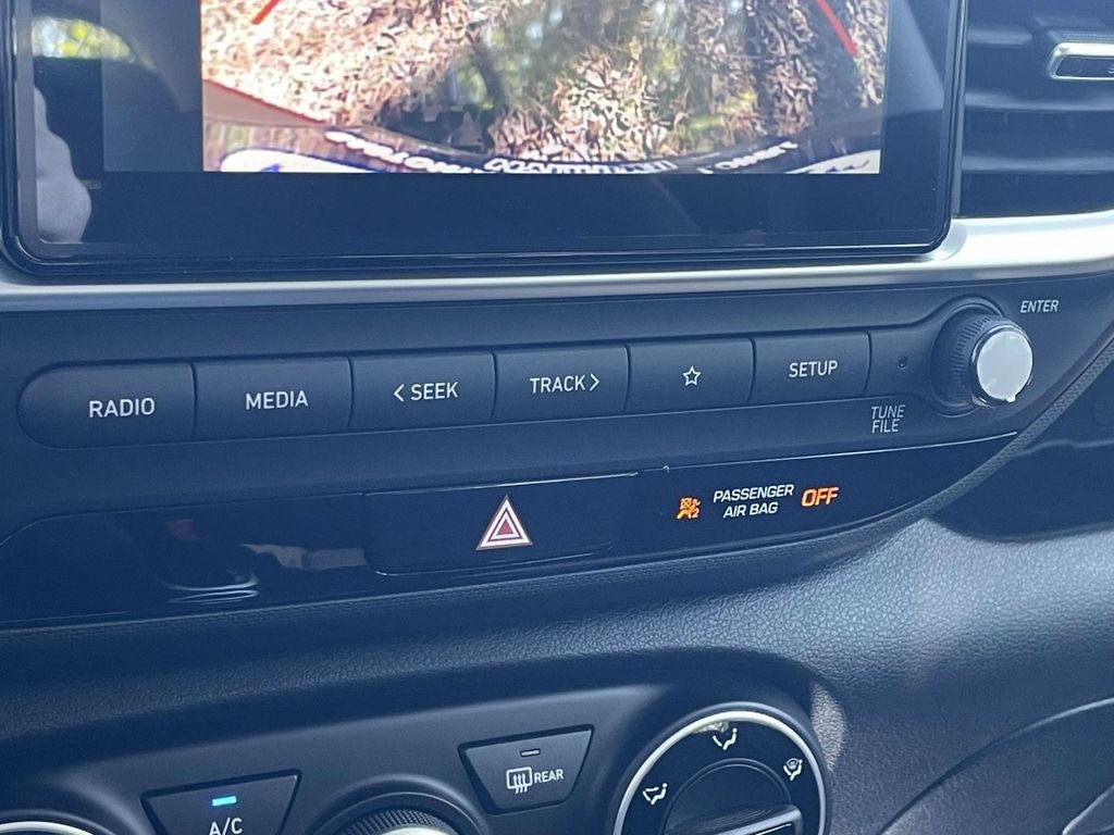 New 2026 White Hyundai SE image 25