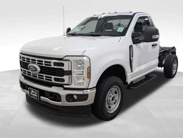New 2026 Oxford White Ford F-350® XL image 16