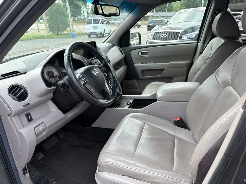 Used 2013 Gray Honda EX-L image 15