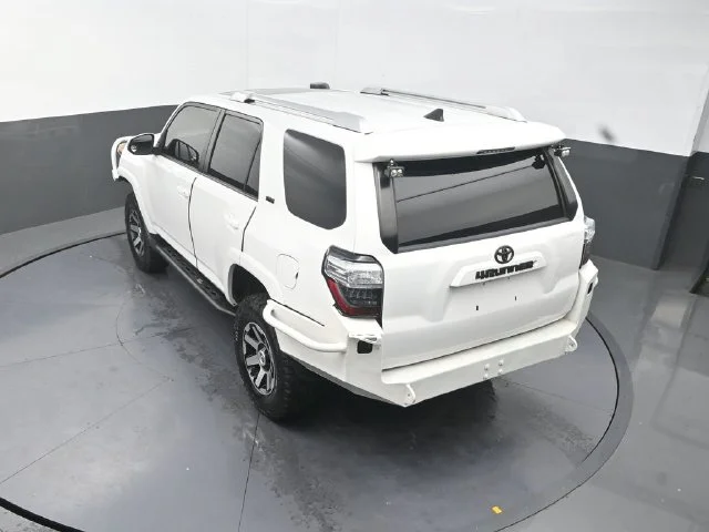 Used 2016 White Toyota SR5 Premium image 28