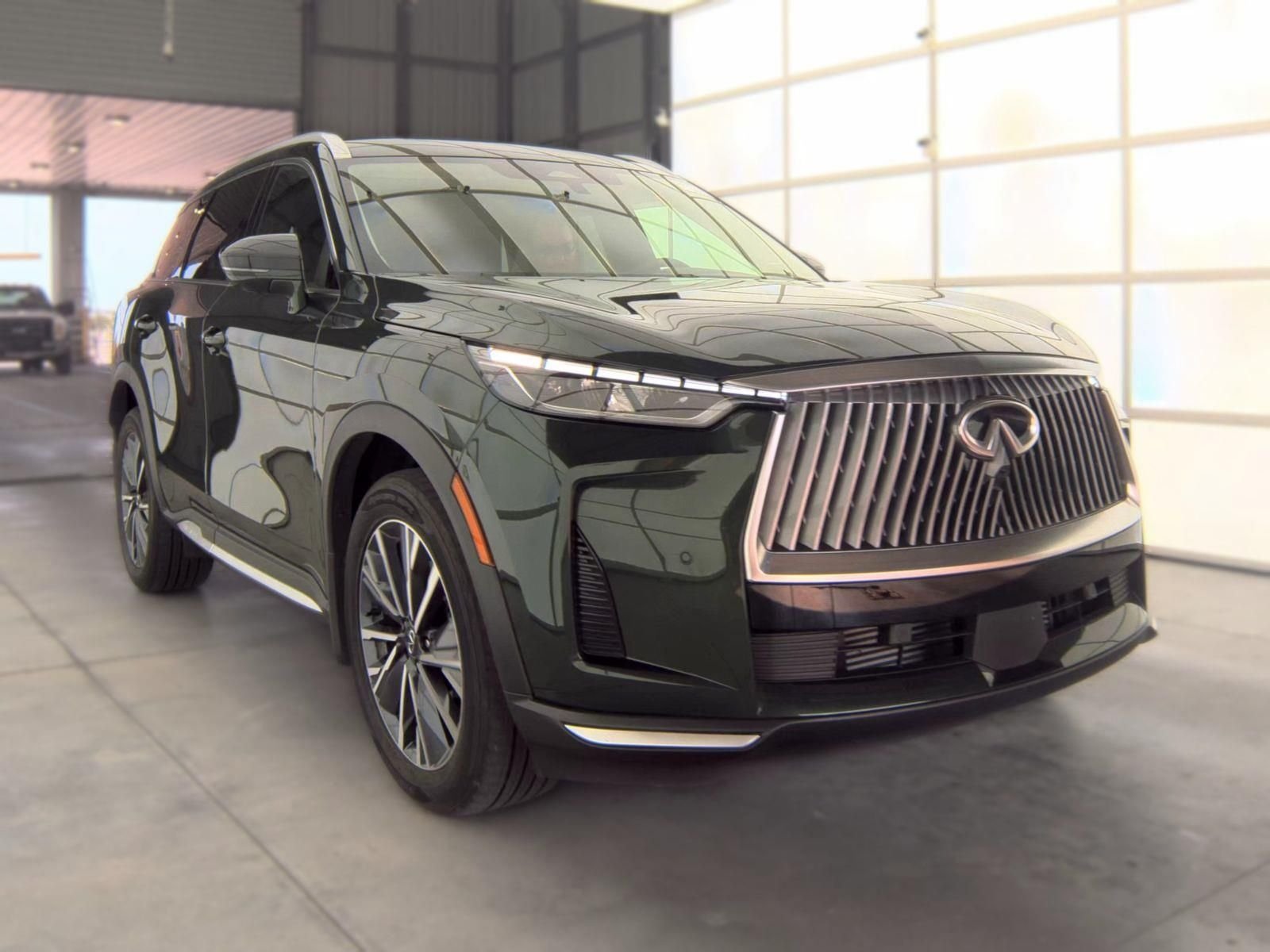 Certified Used 2026  INFINITI LUXE image 4