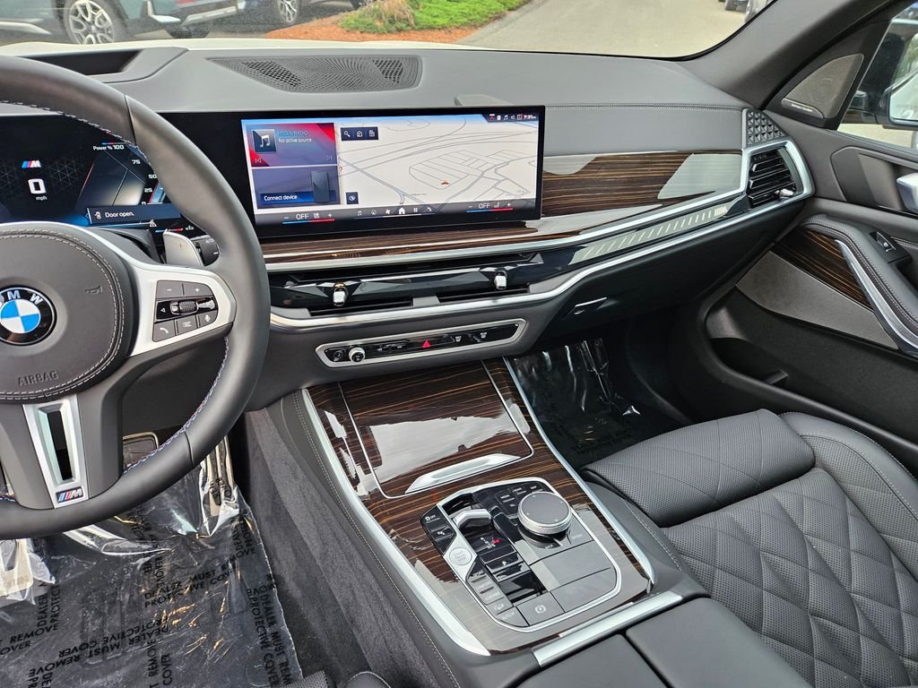 Certified Used 2026 Alpine White BMW M60i image 30