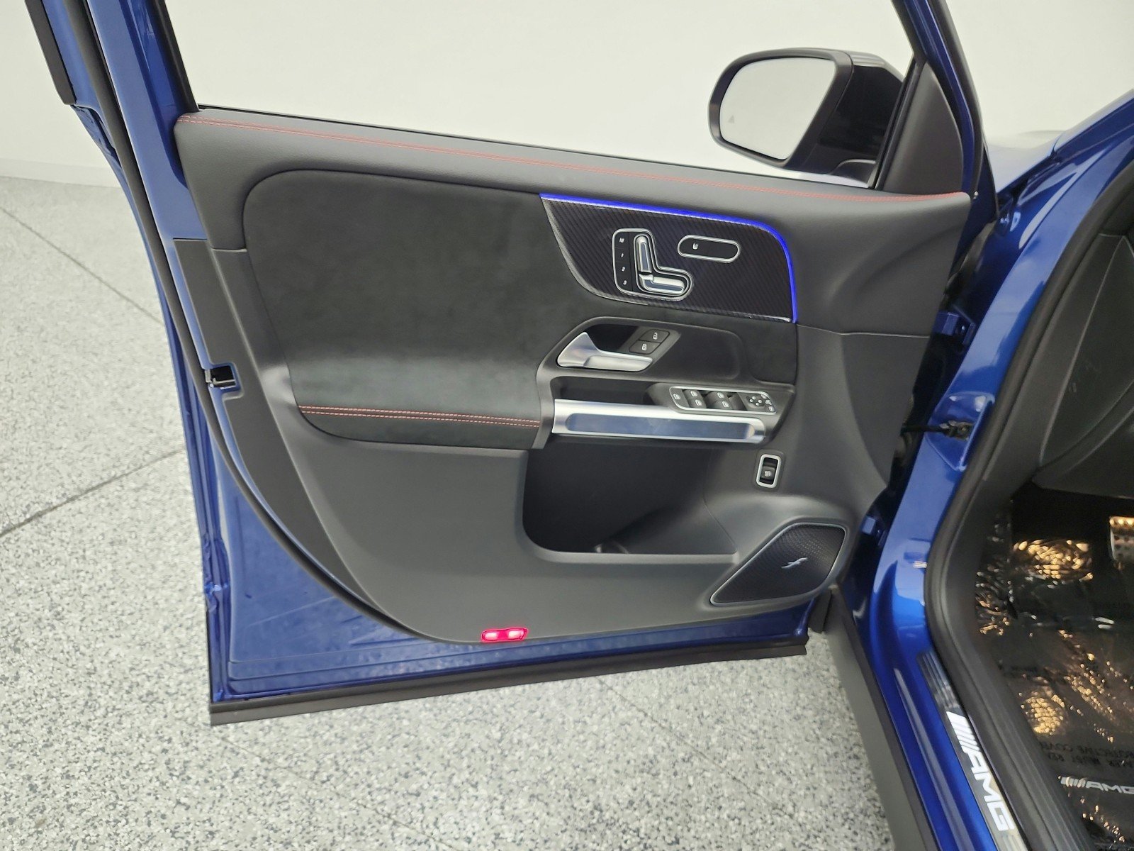 Used 2025 Starling Blue Metallic Mercedes-Benz AMG® GLB 35 4MATIC SUV image 15