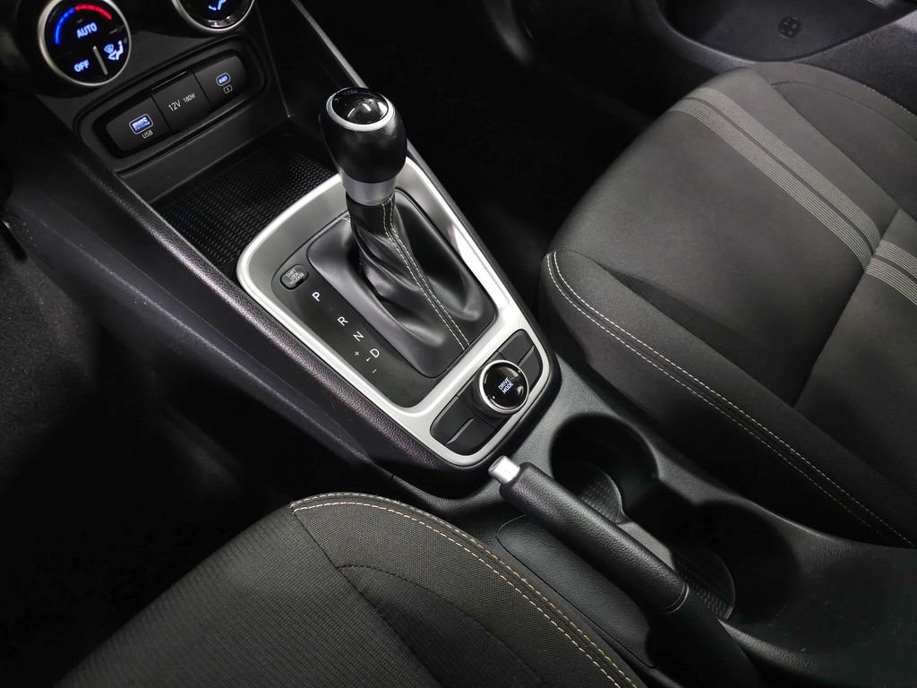 2025 Hyundai Venue SEL - Photo 26