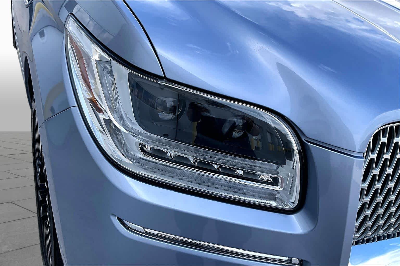 Used 2018 Chroma Crystal Blue Lincoln Black Label image 24