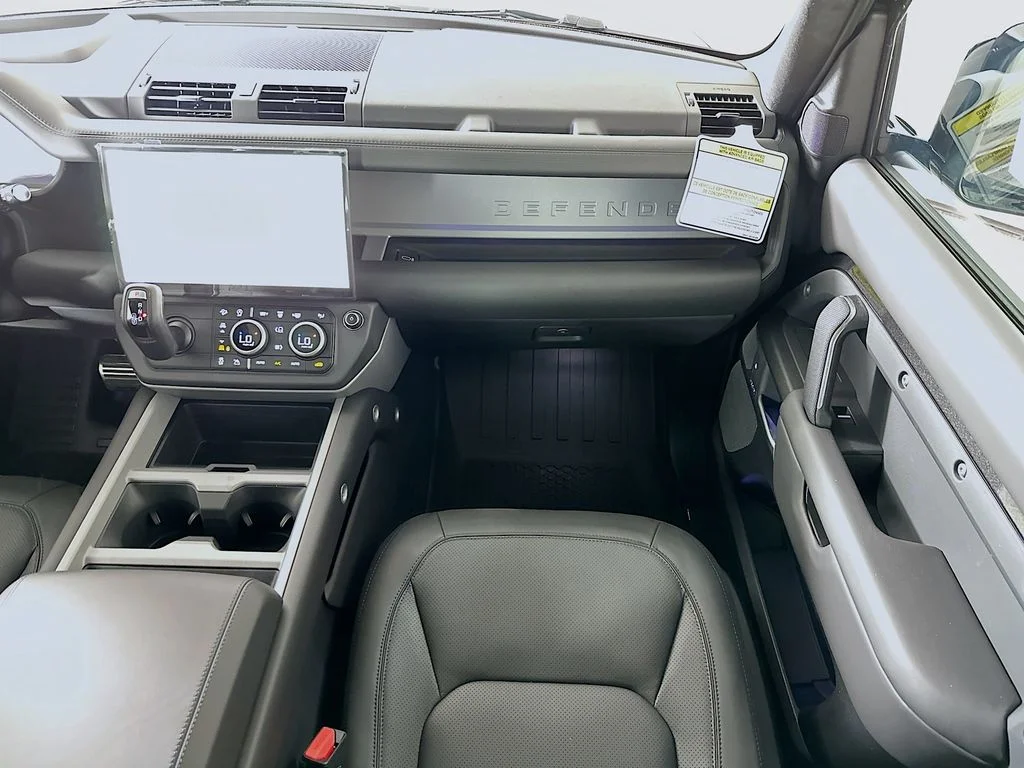 New 2026 Santorini Black Land Rover V8 image 27