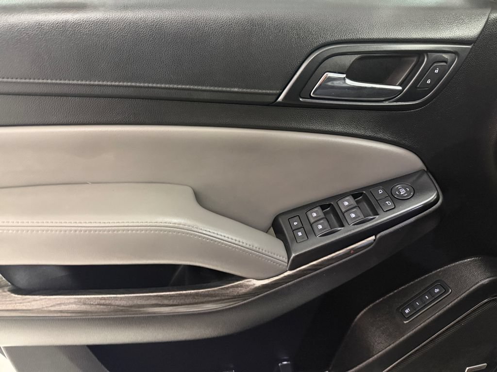 Used 2015 SILVER ICE METALLIC Chevrolet LT image 12