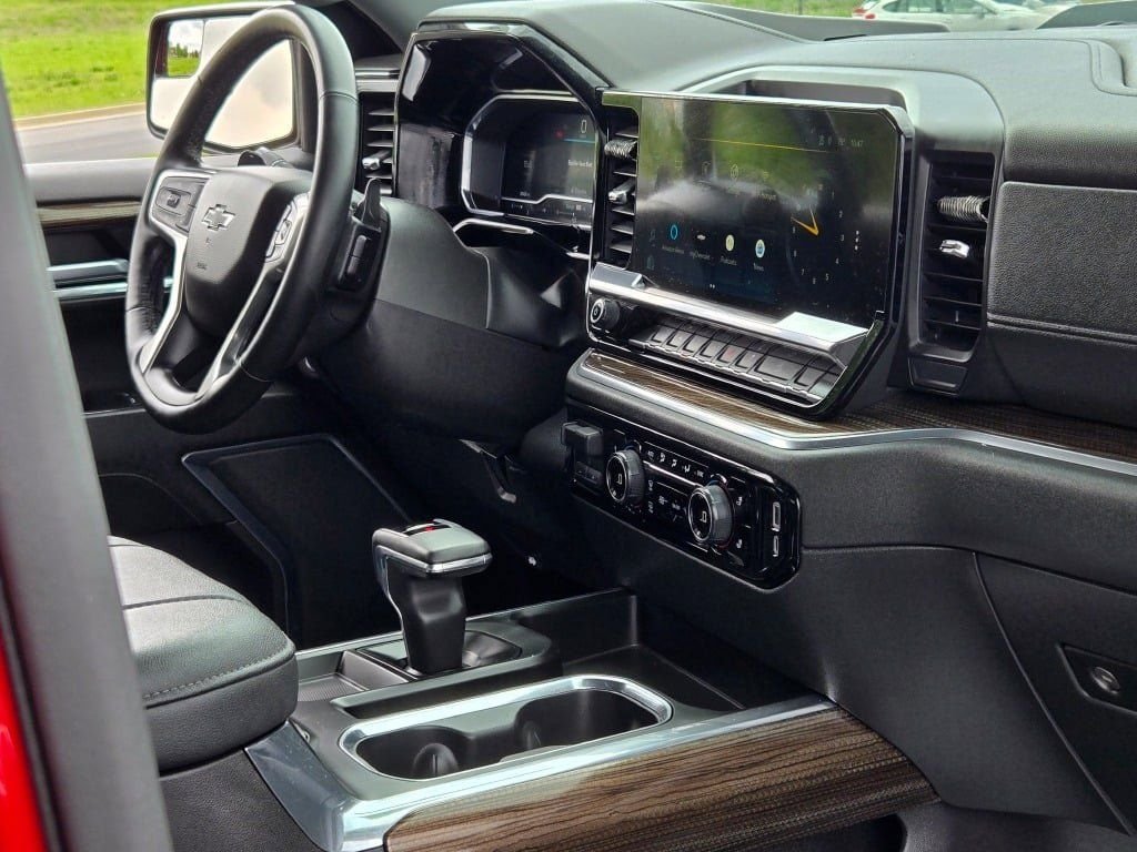 2024 Chevrolet Silverado 1500 LT Trail Boss - Photo 8