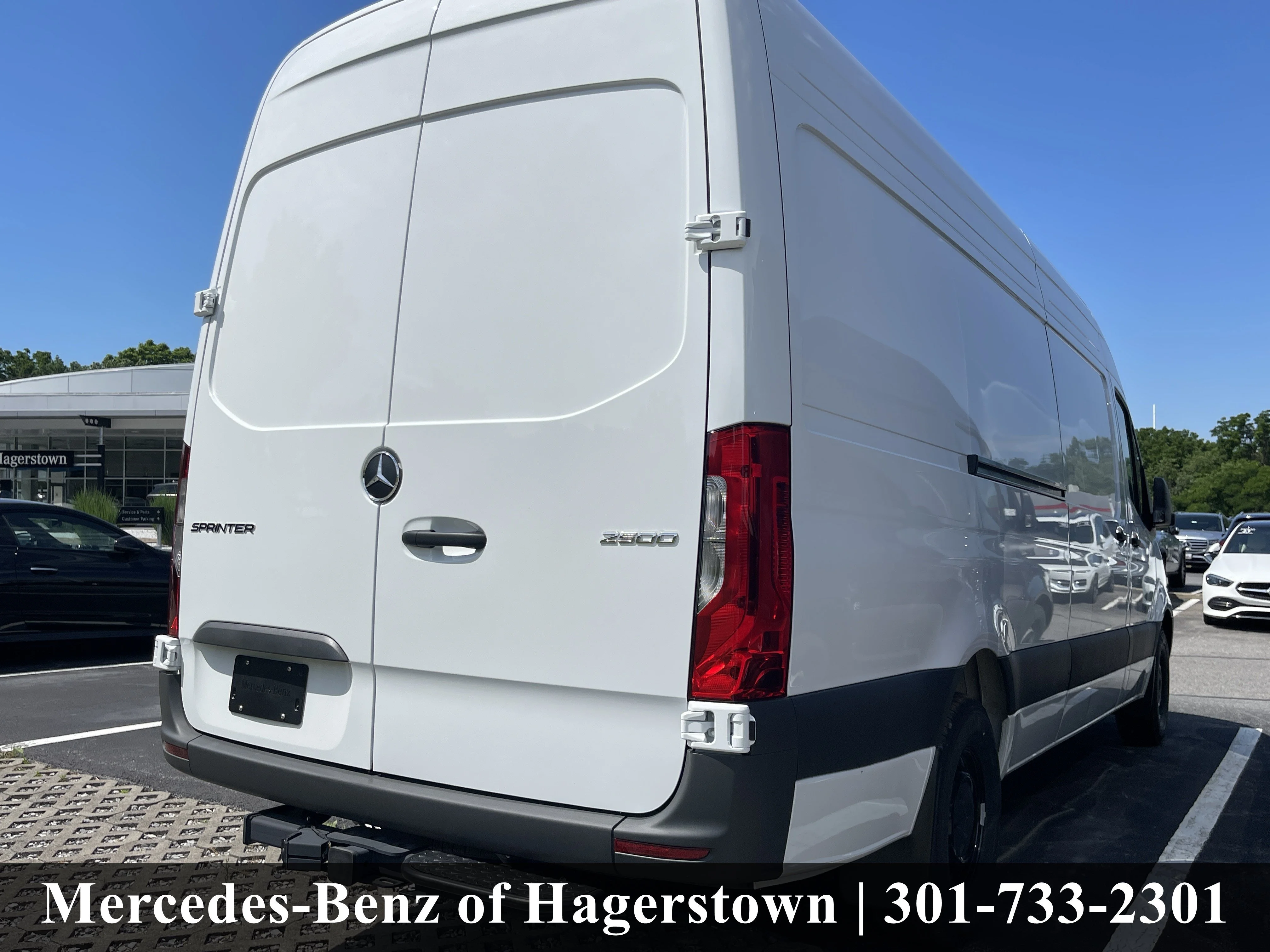 New 2026 Arctic White Mercedes-Benz 2500 High Roof I4 Diesel HO 170 RWD image 10