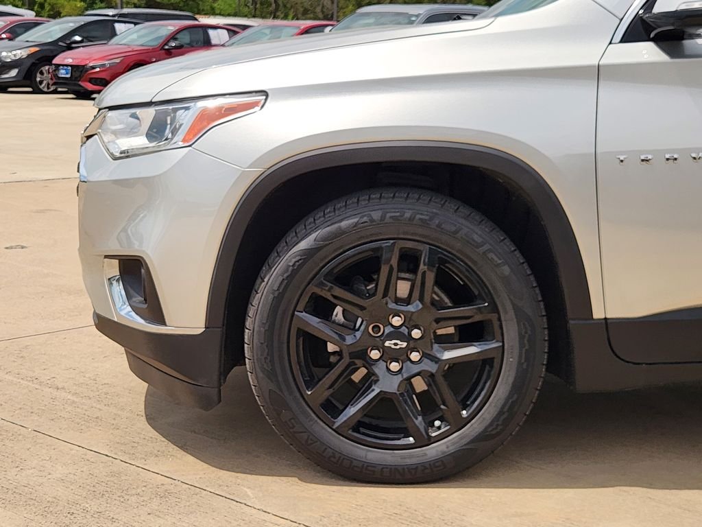 Used 2019 Silver Ice Metallic Chevrolet LT Cloth image 9