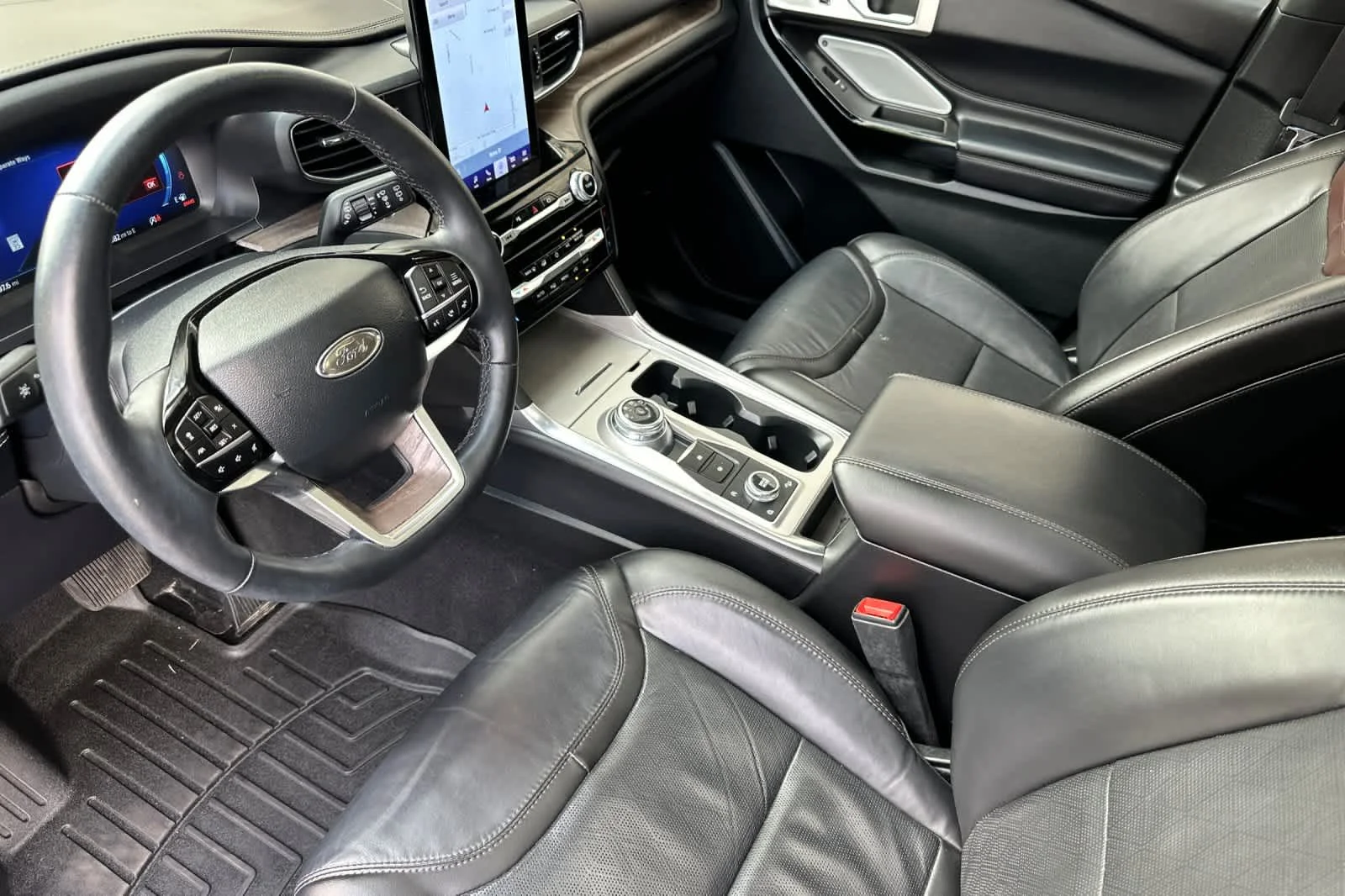 Certified Used 2023 Carbonized Gray Metallic Ford Platinum image 11