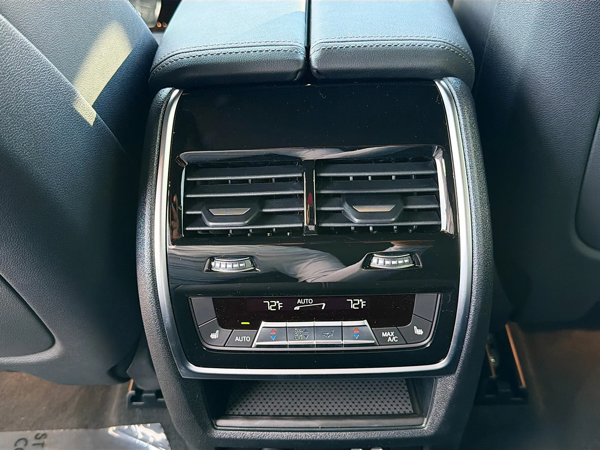 New 2026 Brooklyn Grey Metallic BMW M60i image 19