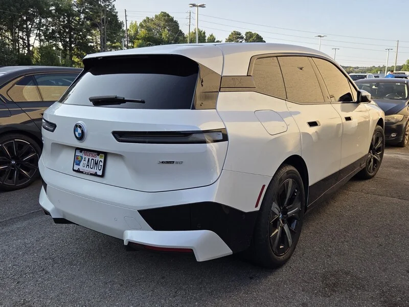 Used 2024 White Metallic BMW XDRIVE50 image 4