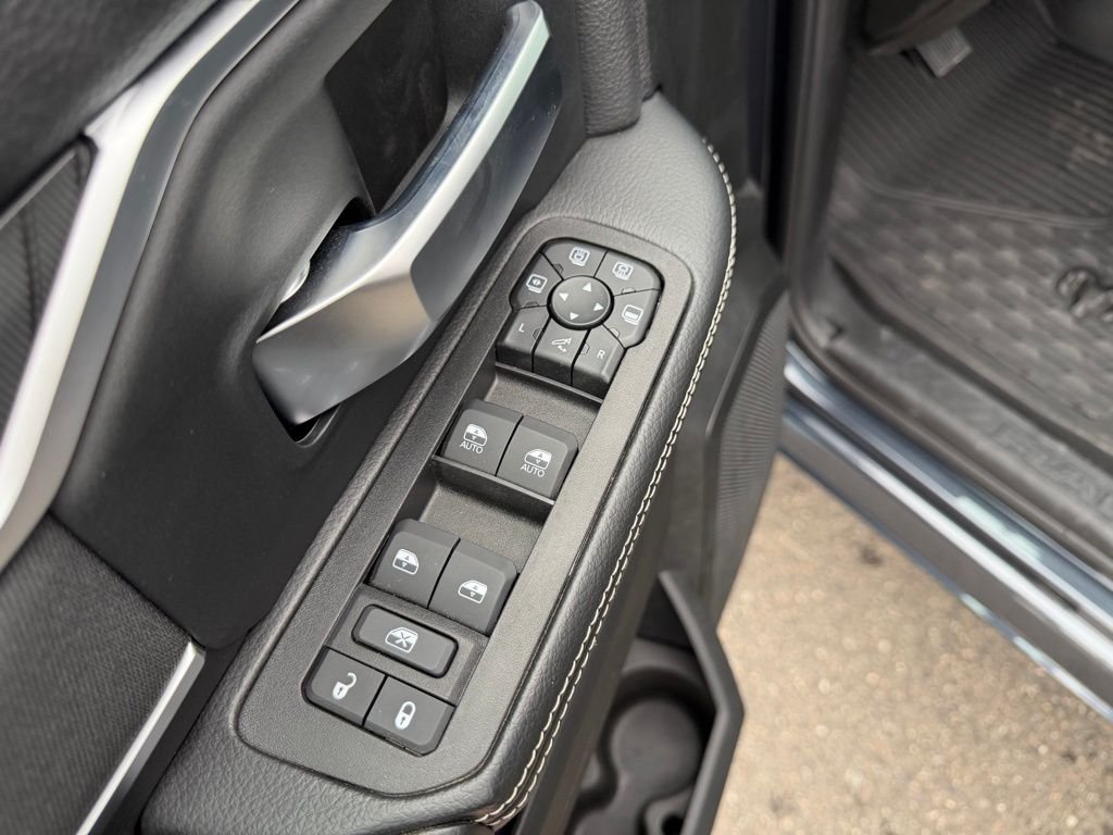 2026 RAM 3500 Big Horn - Photo 13