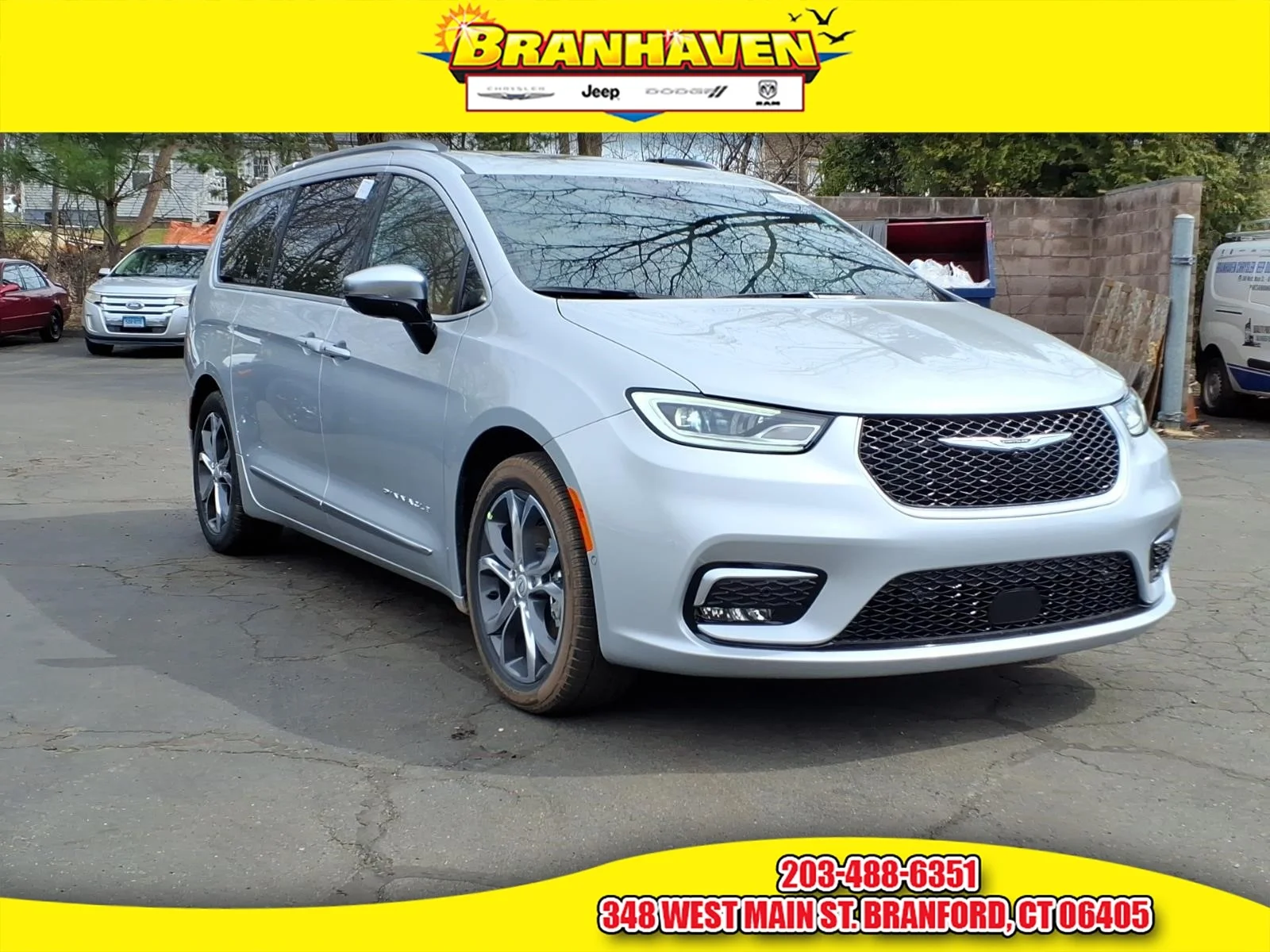 2026 Chrysler Pacifica Pinnacle's photo