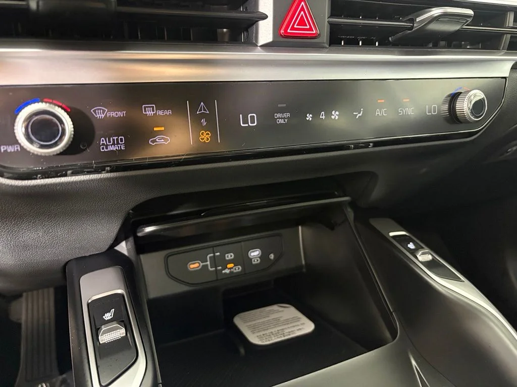 New 2026 Snow White Pearl Kia EX image 32