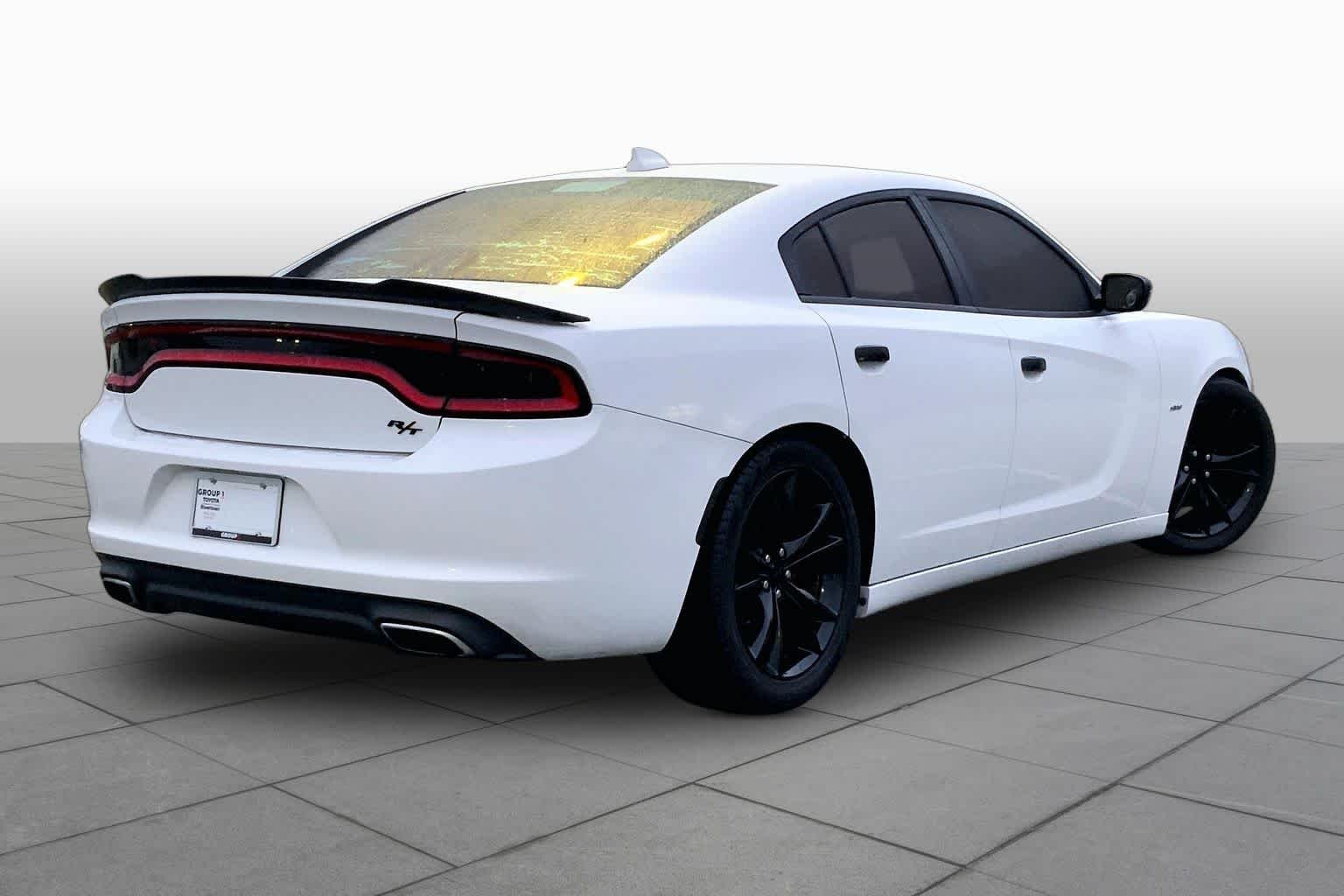 Used 2016 Bright White Clearcoat Dodge R/T image 13