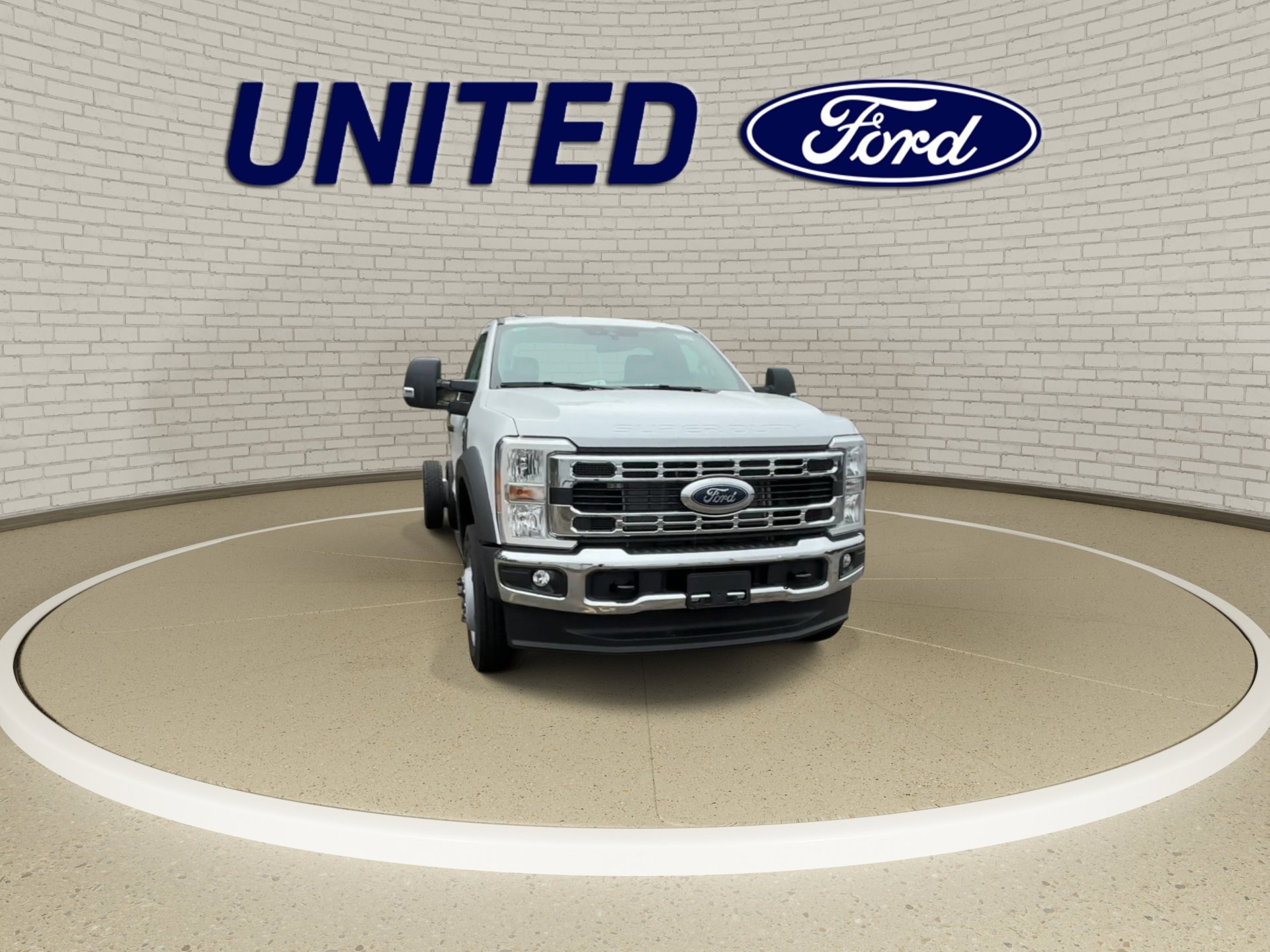 New 2026 Oxford White Ford F-550® XL image 4