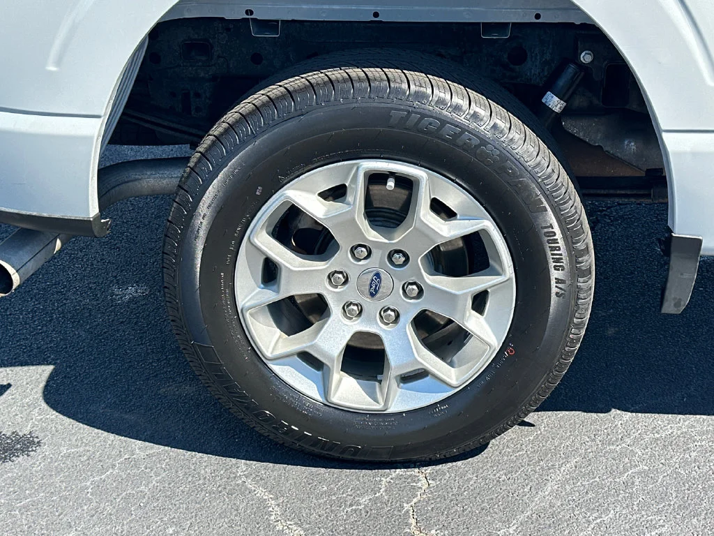 Used 2023 White Ford XLT image 17
