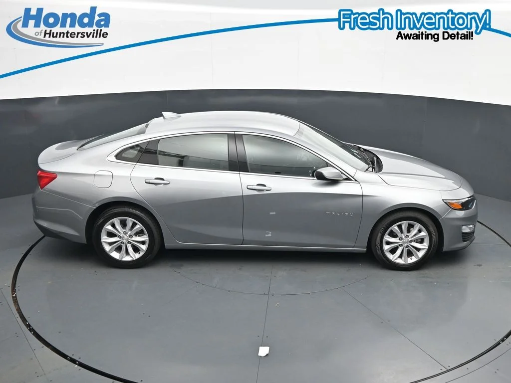 Used 2025 Sterling Gray Metallic Chevrolet LT image 26