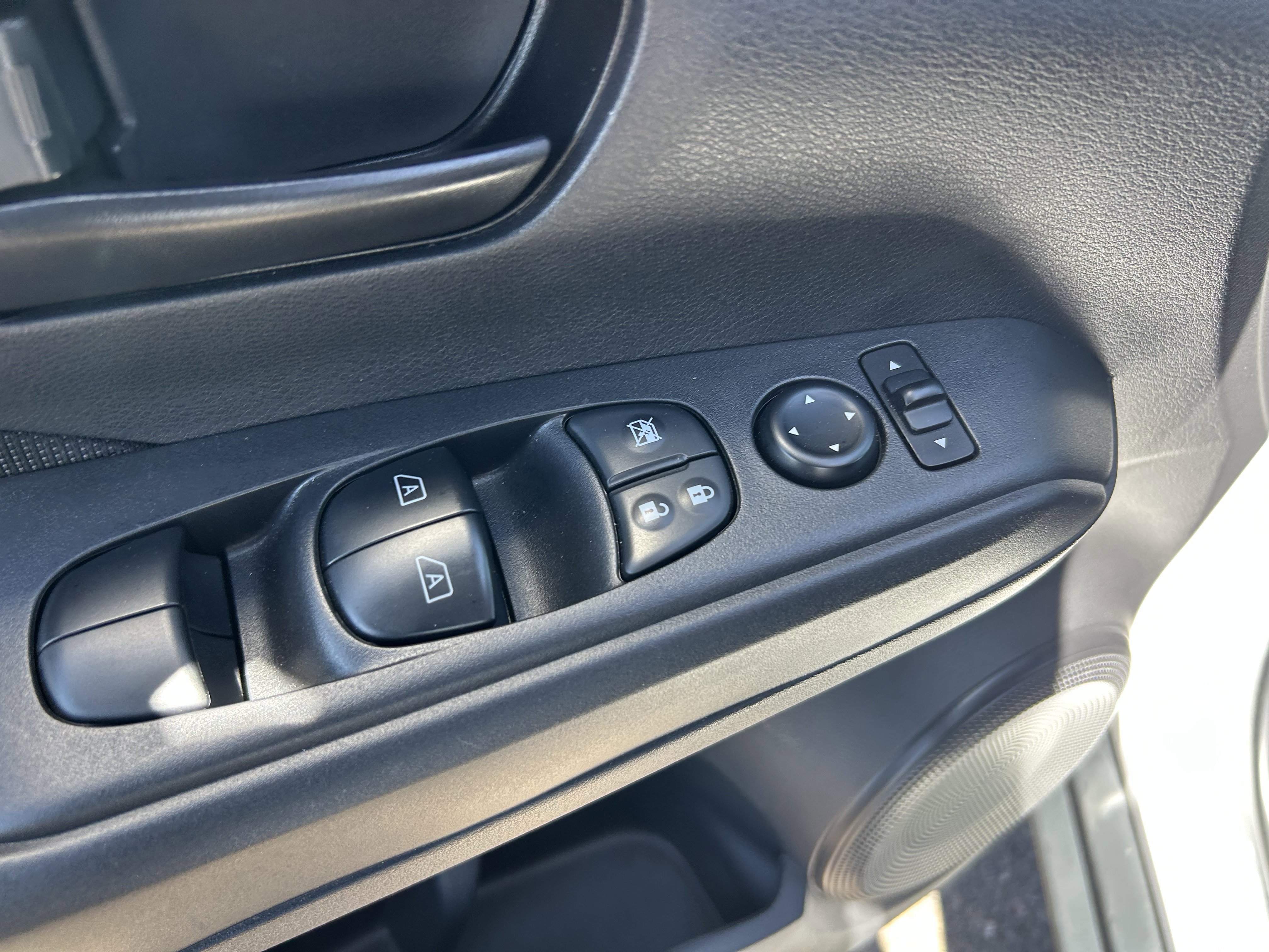 2023 Nissan Kicks S - Photo 28