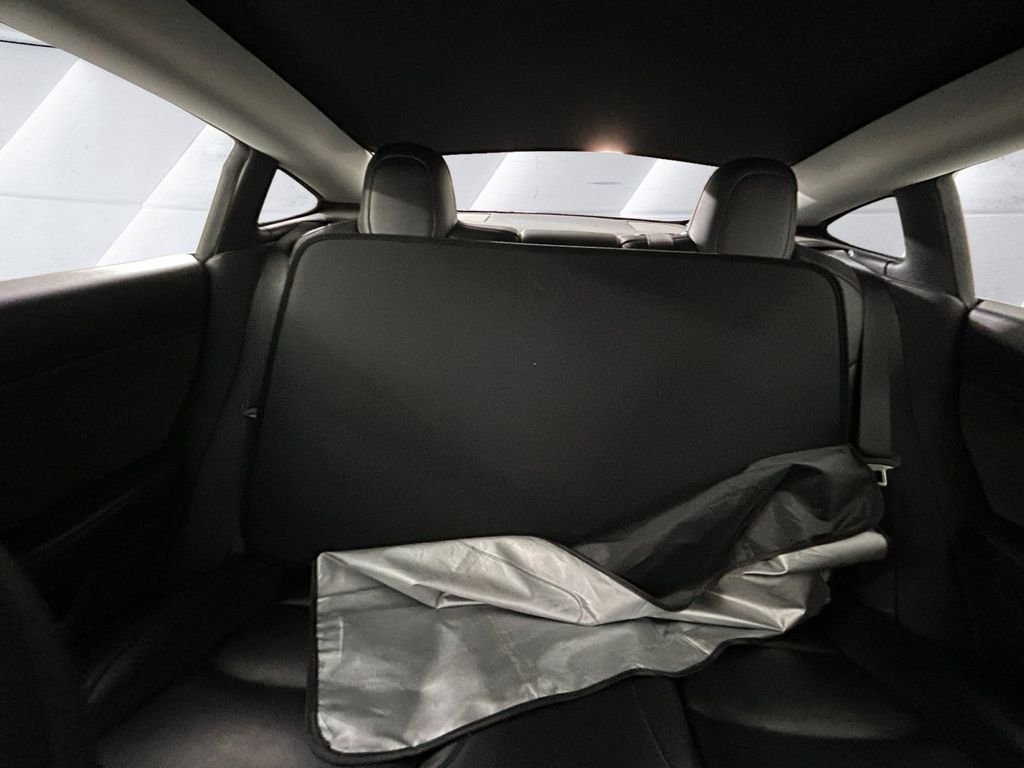 Used 2022  Tesla Long Range image 18