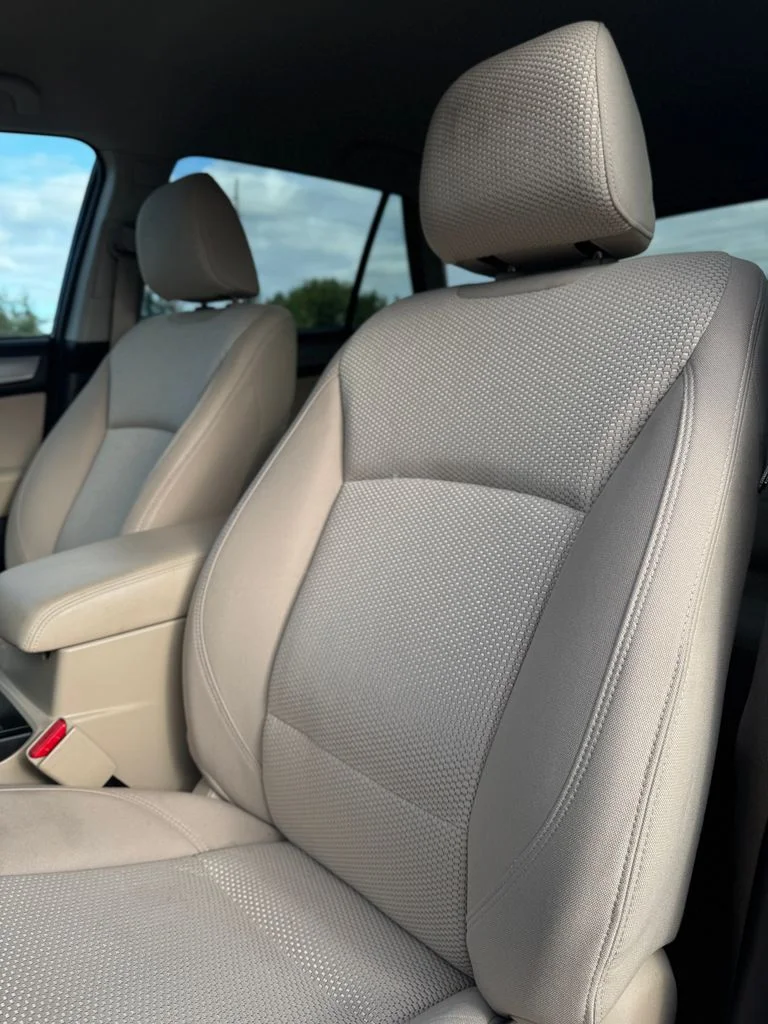 Used 2018 Black Subaru 2.5i Premium image 30