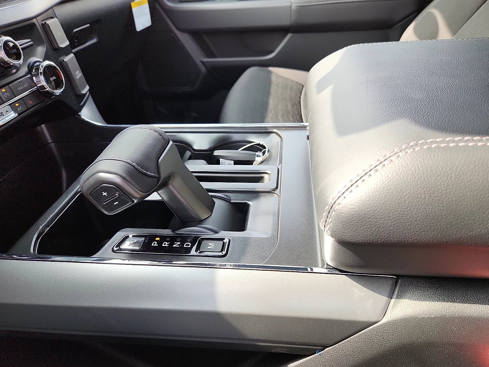 New 2026 Carbonized Gray Metallic Ford XLT image 25