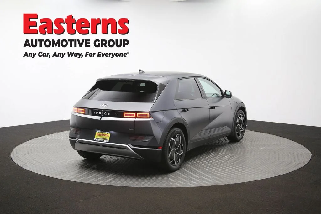Used 2023 Gray Hyundai SEL image 38
