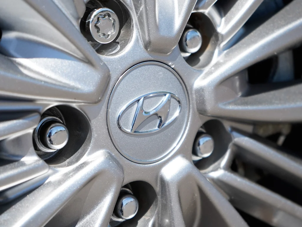 Used 2021 Sonic Silver Hyundai SEL Plus image 17