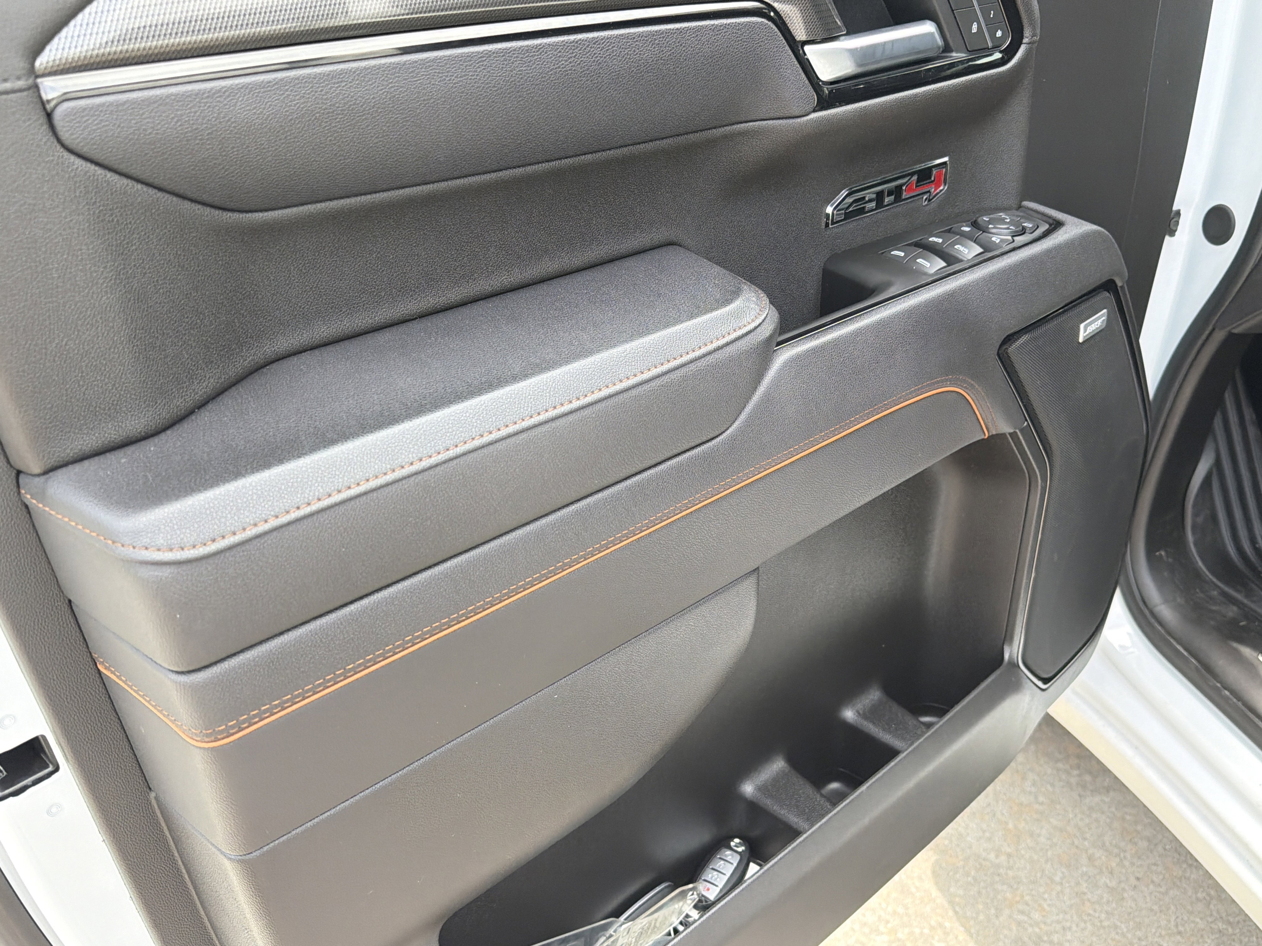 Used 2025 Summit White GMC AT4 image 11