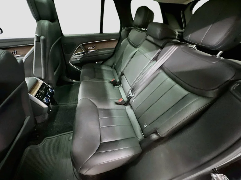 Used 2024 Santorini Black Metallic Land Rover SE image 25