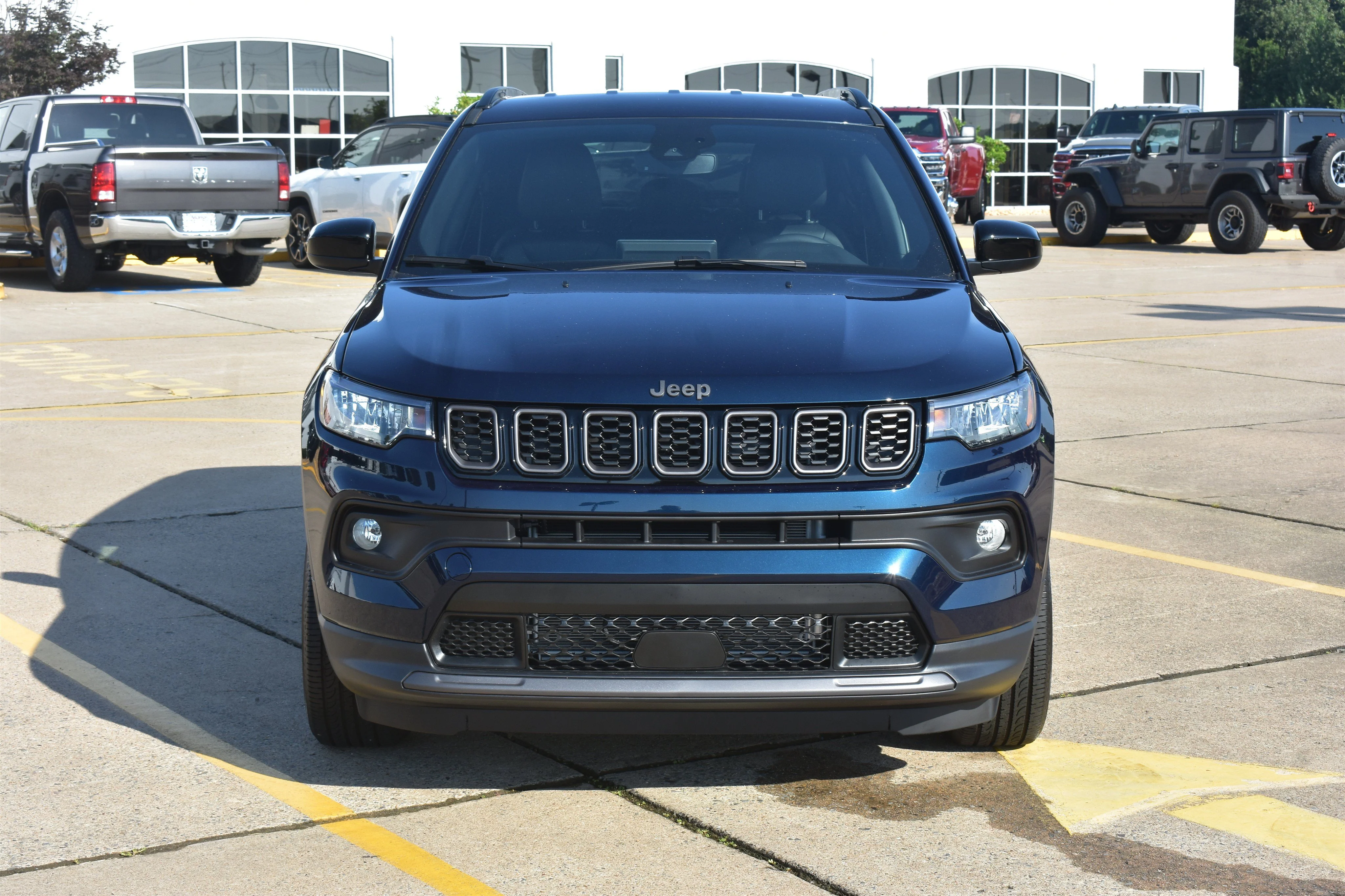 New 2026 Fathom Blue Pearl Coat Jeep Latitude Altitude image 2