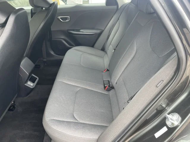 2025 Kia K4 LXS - Photo 29