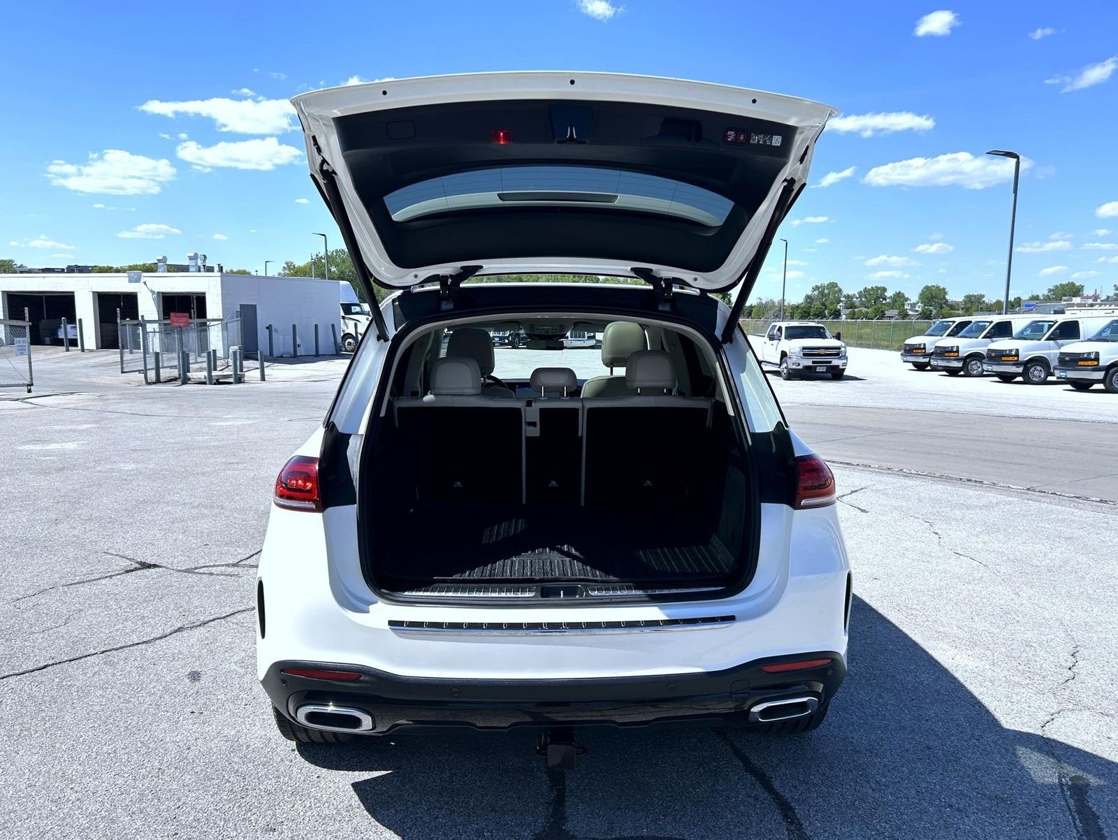 Used 2022 White Mercedes-Benz GLE 350 image 21