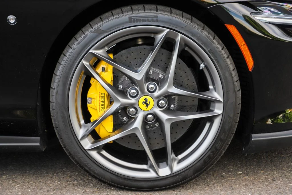 Used 2025 Nero Ferrari Spider image 29