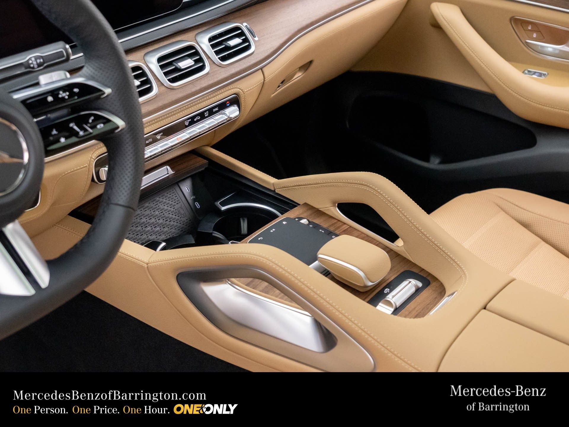 New 2026 MANUFAKTUR Moonlight White Metallic Mercedes-Benz GLS 580 image 13