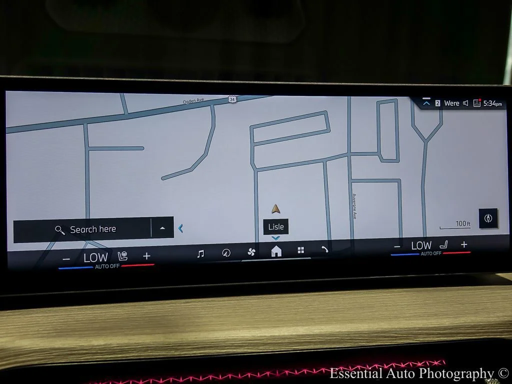 2025 BMW 3 Series 330i - Photo 24