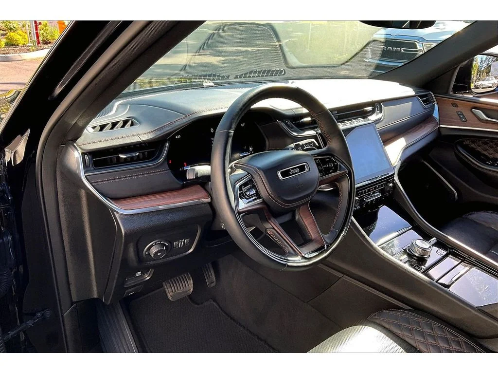 Used 2024 Black Jeep Summit image 14